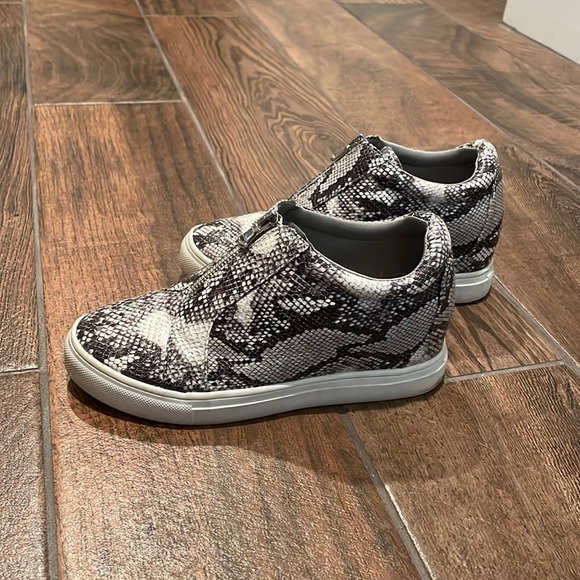 Shoes - Last chance Wedge Sneakers